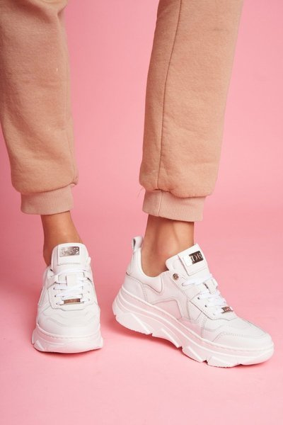 Chaussures de sport GOE en cuir pour femmes blanches FF2N3018