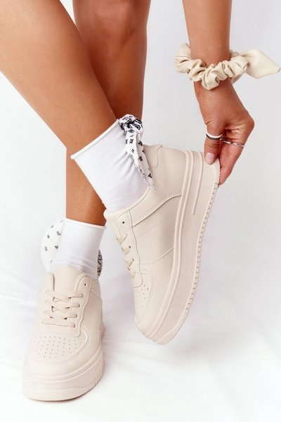 Női sportcipők egy platformon, bézs, ez vagyok én