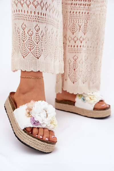 Sandales femmes avec fleurs plateforme tressée blanches Zenvanis