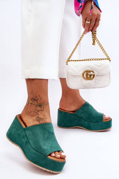 Papuci pentru femei pe o platformă masivă Green Martina