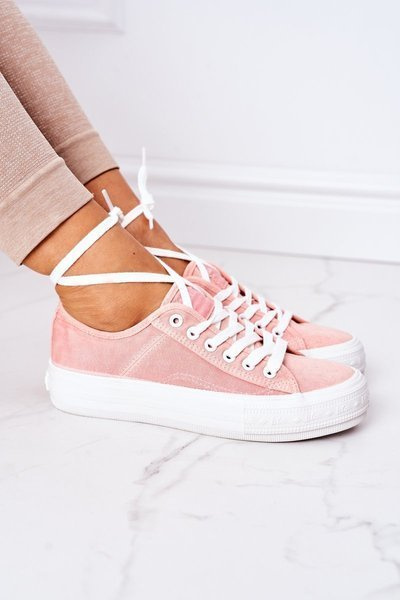 Adidașii pentru femei pe o platformă Lee Cooper LCW-21-31-0125L Coral