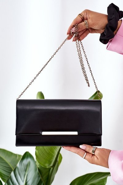 Pochette élégante avec chaîne noir