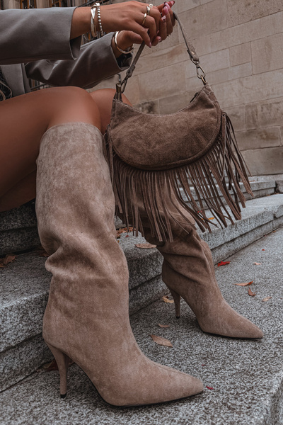 Schlupfende Damenschuhe mit Absatz aus Eco-Suede beige Noretta