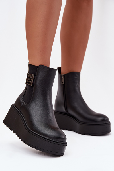 Isolierte Damenschuhe auf Platform mit dekorativem Detail Vinceza 58551 Schwarz