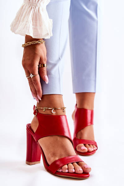 Leather Sandals With A Cut Out Red Maronni