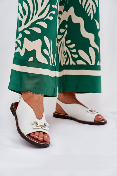 Sandales À Talon Plat Avec Décoration En Cuir Écologique Blanches Tillireta