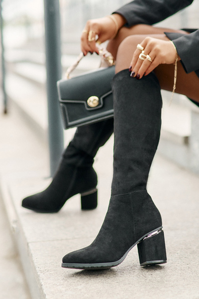 Cizme Eco Din Suede Femei Până La Genunchi Cu Toc Izolate Vinceza 16473 Negre