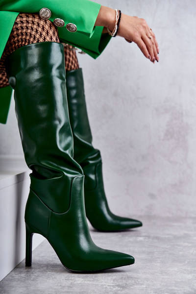 Lederstiefel auf einem Stiletto grüne Rissa
