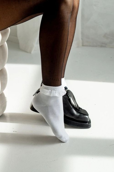 Chaussettes en coton pour femmes avec dentelle blanche