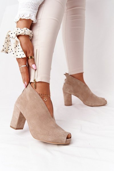 Exquisite 1243 Beige Wildleder Stiletto Stiefel mit Ausschnitt