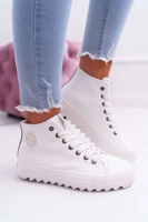 Baltas
