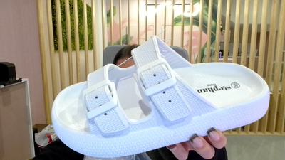 Schaumstoff Damenpantoletten mit Klammern Weiß Olyria