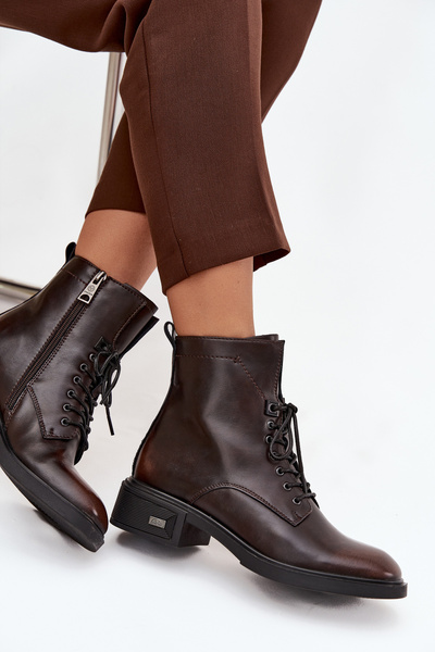 Damenturnschuhe aus echtem Leder mit flachem Absatz isoliert Vinceza 39955 Schokoladenbraun
