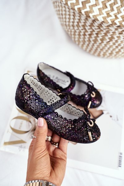 Children's Black Perforated Ballerinas on Velcro Remtro