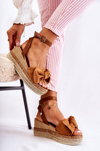 Keilsandalen aus Wildleder Camel Natina
