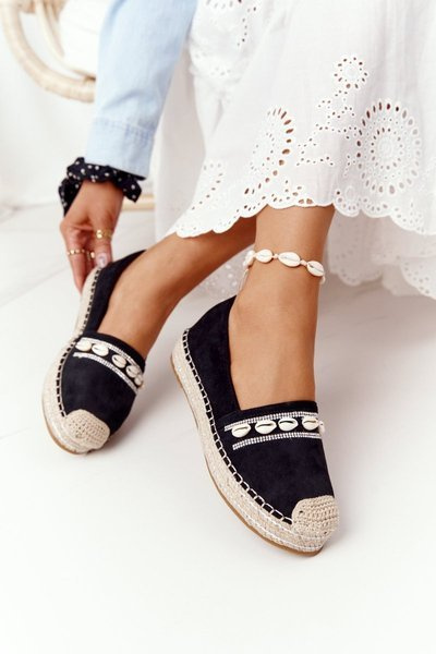 Espadrilles Sur Une Plateforme Avec Coquillages Coquillage Noir