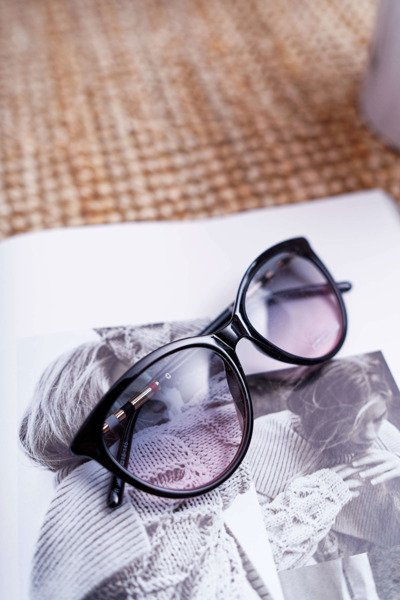 Lunettes de soleil Prius PR-V13 noires transparentes