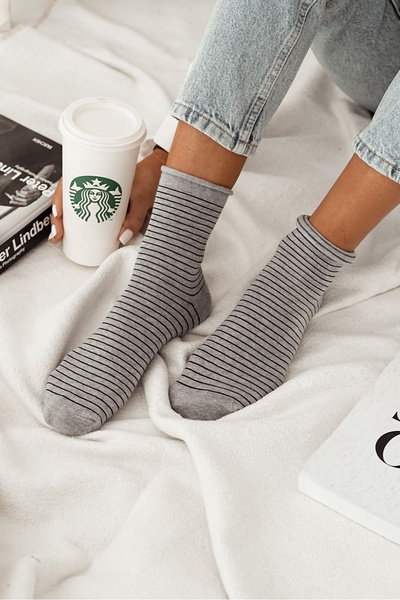 Damen Druckfreie Socken In Dünnen Streifen Grau