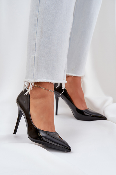 Lackierte High Heels Mit Spitzem Zeh Schwarz Omenra