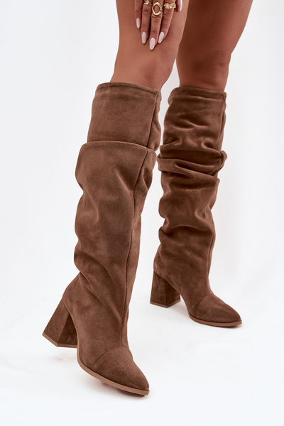 Wrinkled boots made of natural suede on a heel insulated Zazoo 4228 light brown