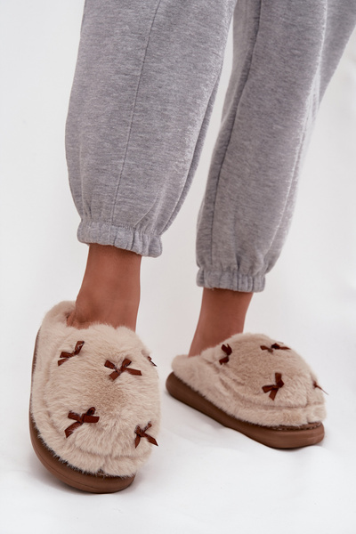 Chaussons pour femmes en fourrure avec nœuds beiges Saviera