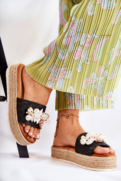Women's Slippers On The Platform With Shells Black Tolia