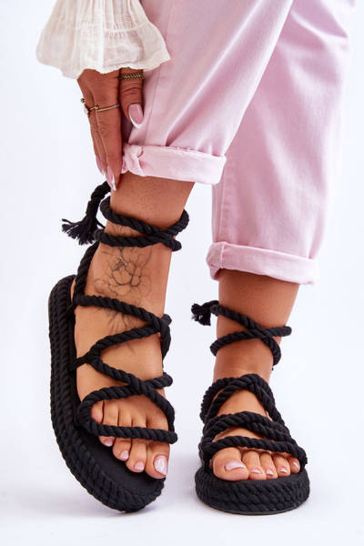 Gebundene Sandalen auf einer massiven Plattform Schwarz Can't Wait