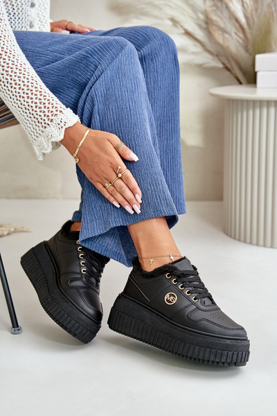 Baskets Chaussures De Sport Femme Isolées Sur Semelle Massive Noir Verissha