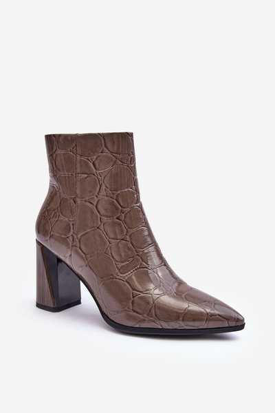 Bőr lakkozott csizma a sarkon SBarski MR870-58 Dark Beige