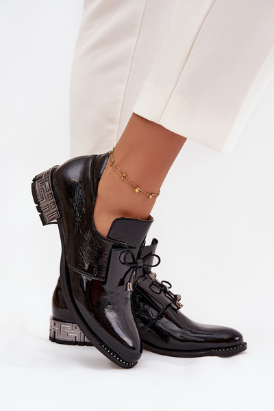 Lackierte Damenhalbschuhe mit kleinem Absatz mit Schleife Zazoo 1399 Schwarz