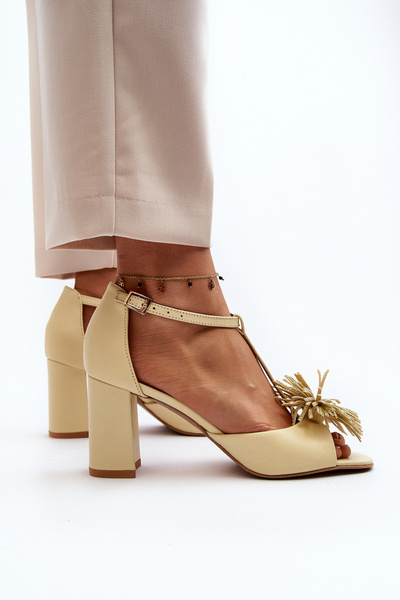 Sandales en cuir à talon et décoration Laura Messi 2758 Beige