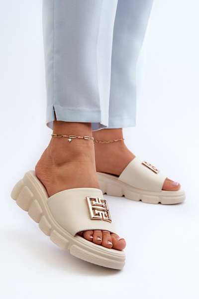 Női bőr slip-on arany díszítéssel a Wedge Vinceza 41444 bézs színű