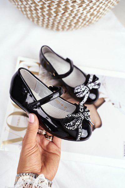 Balerinele negre ale copiilor pe Velcro Mindi