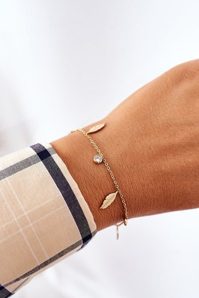 Perlenarmband mit Federn und Zirkonias Gold