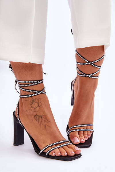Elegante gebundene Sandalen mit Strasssteinen schwarze Nessy
