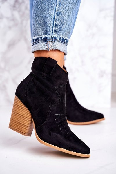 Bottes de cowboy isolées pour femmes sur un talon Black Margaret