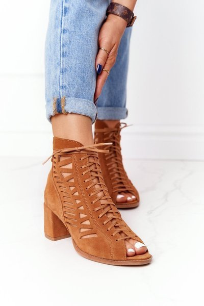 Maciejka rote durchbrochene Stiefel aus Wildleder 04040-29