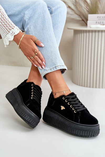 Baskets Isolées Pour Femme Sur Semelle Massive Avec Détail Doré Noir Lotira