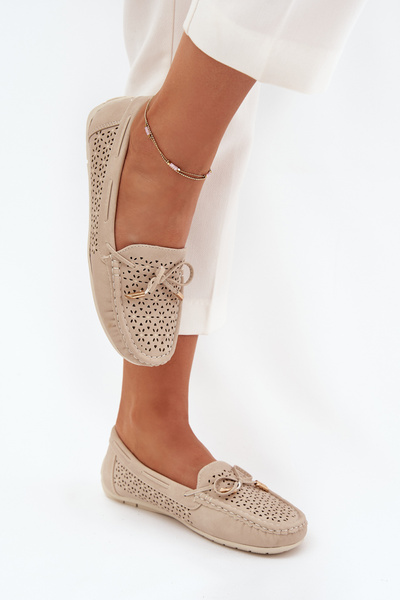 Mocassins pour femmes avec motif perforé et lacets beige Mirisa
