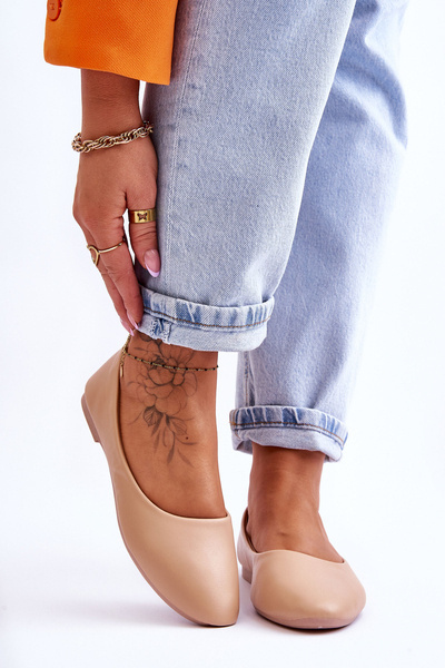 Ballerines classiques en cuir beiges Stacee