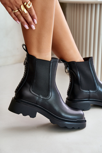 Leder Chelsea Boots Mit Dekorativem Kettenisoliert D&A JC42-86 Schwarz