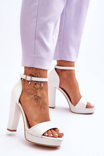 Aukštakulniai sandalai White Mandy