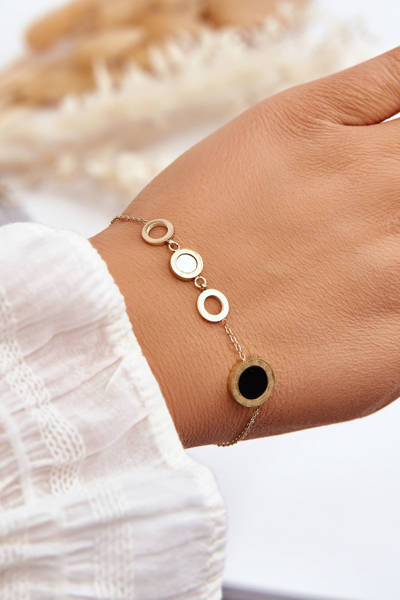 Bracelet Sur Une Fine Chaîne De Cercles Avec Chiffres Romains Or