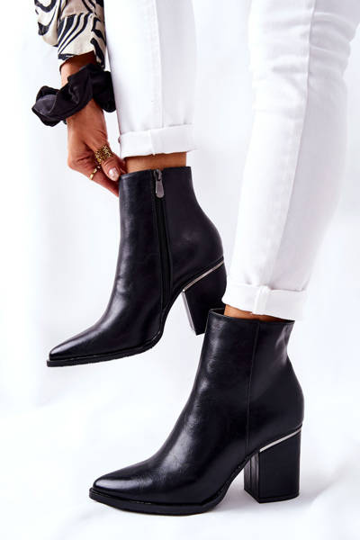 Klassische hochhackige Stiefel Schwarz Airah