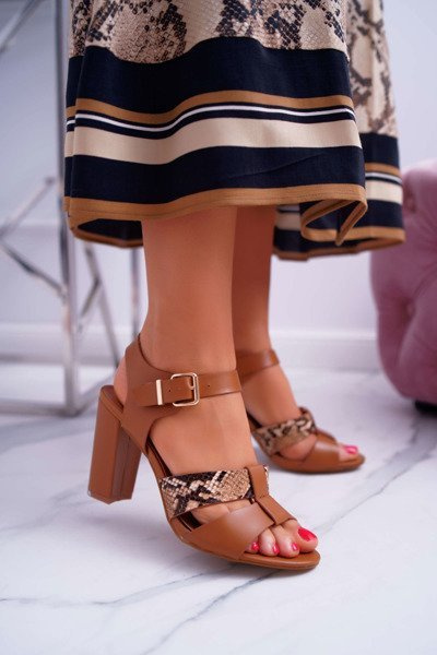 Sandales à talons aiguilles camel élégantes pour femmes