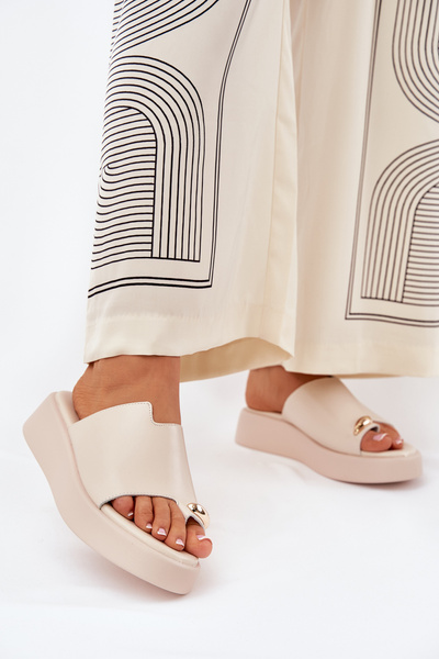 Chaussons Femmes Sur Plateforme Et Talon Bas Avec Détail Décoratif Beige Saqesse
