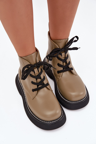 Isolierte Damenschuhe auf Plattform mit Schnürung grün Harmine