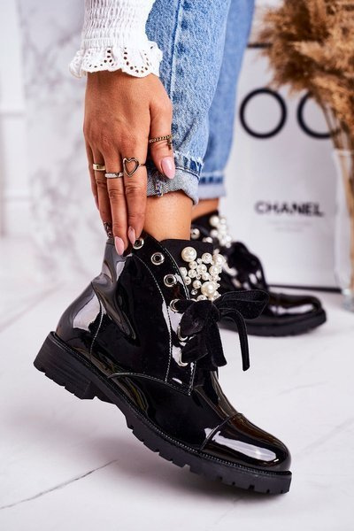 Bottes Isolées Avec Perles Et Ruban Vernis Black Perla