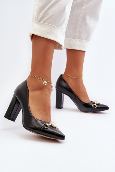 Schwarze Lederpumps mit Herz Zazoo 2453/OS