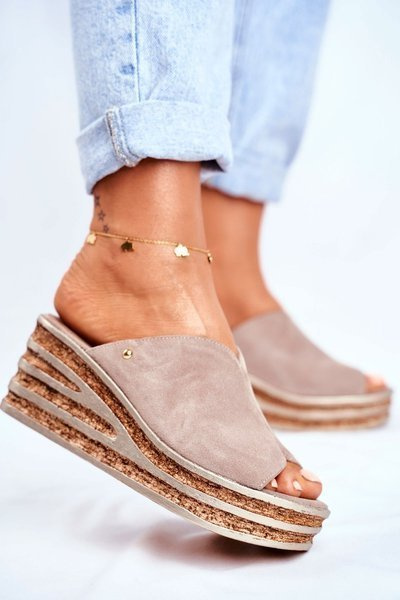 Chaussons compensés en cuir Cappuccino Nicole 2559